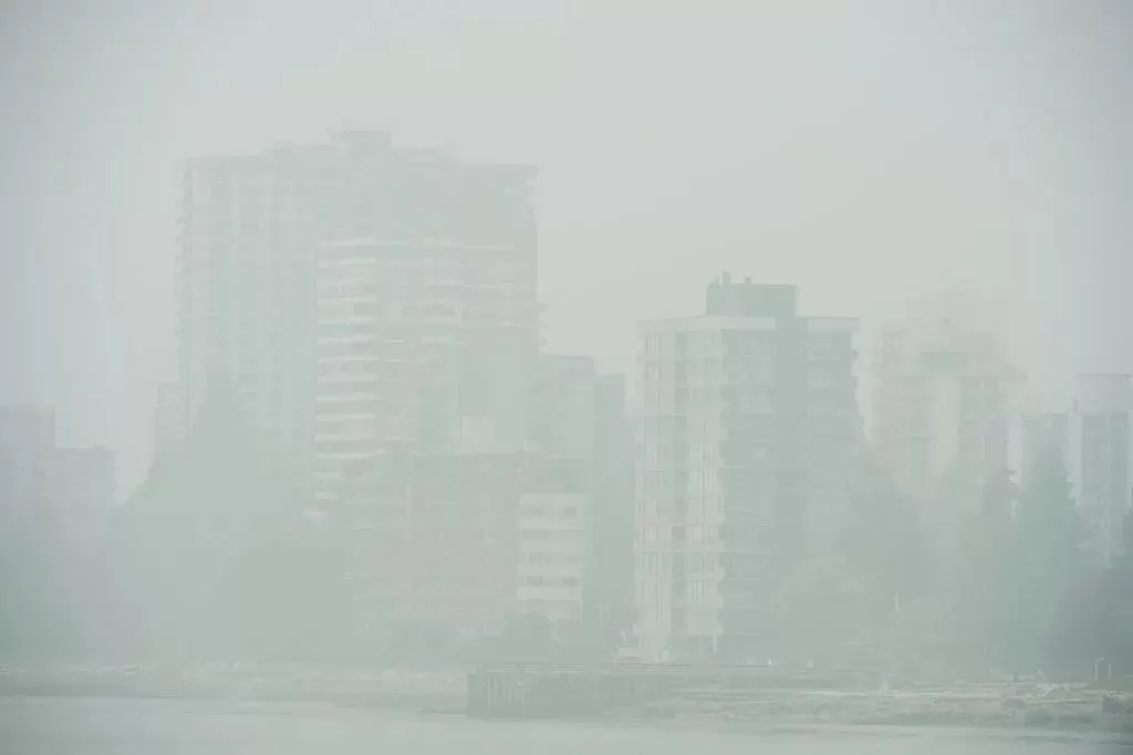 惊恐! 温哥华连发11天空气警报! 哈佛研究称烟霾增加新冠死亡风险!