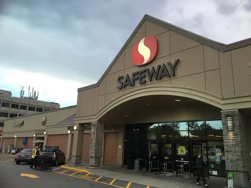 刚刚! 温哥华突发随机捅人事件 夫妻俩逛Safeway遇害 多人受伤! 大温竟变成了这样