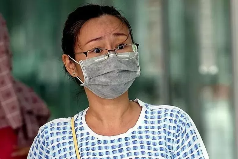 丢脸! 华人大妈不戴口罩逛商场 故意冲人打喷嚏 被判坐牢!