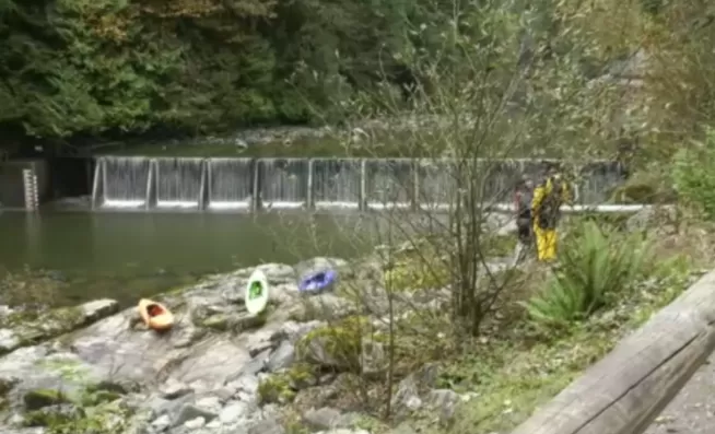 突发! 大温网红景点出事 5人被大水当场冲走 1死1失踪 直升机紧急出动!