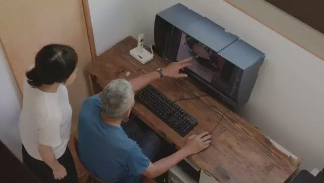 夫妻搬入大山盖70㎡小木屋 烧柴火洗澡泡铁质浴缸