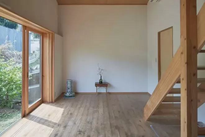 夫妻搬入大山盖70㎡小木屋 烧柴火洗澡泡铁质浴缸