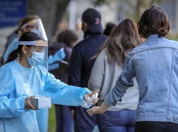 警戒! 加拿大医护感染率极高 偏远省份失守 红色警戒区域扩大 疫情已失控!