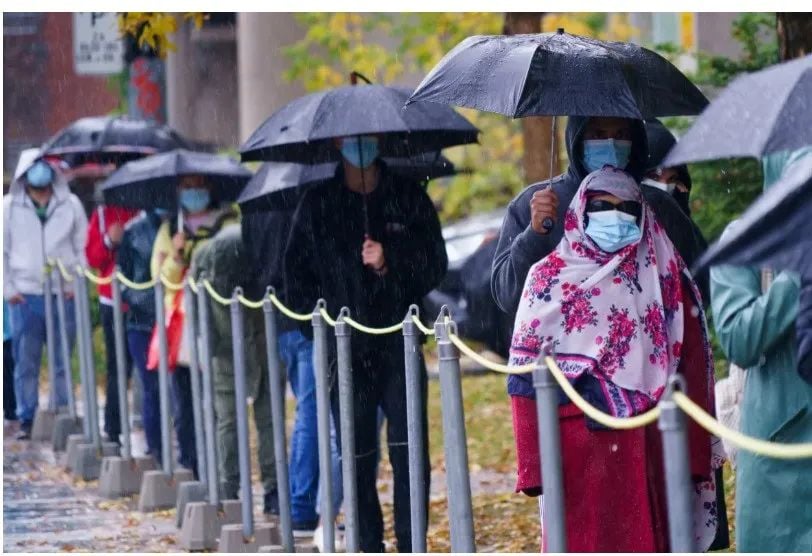 警惕! 加拿大每日644人住院 未来恐新增30000确诊! 特鲁多: 全民免费发放疫苗!