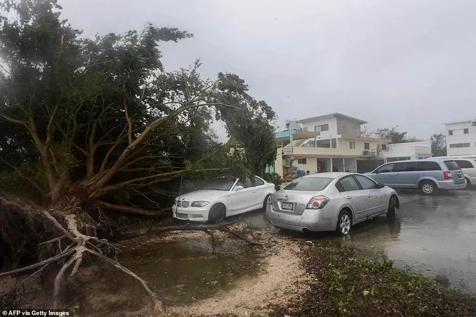 灾难! 旅游胜地遭飓风 4万游客地狱式度假 美国人挤爆5星酒店 场景恐怖!