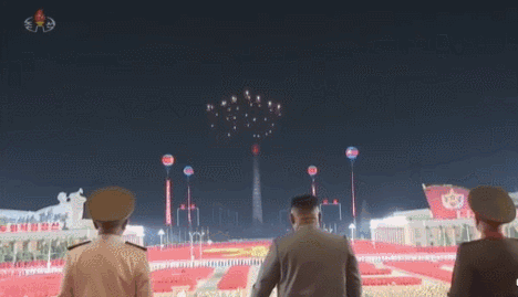 朝鲜凌晨大阅兵 外媒纳闷：为啥非要在夜里？