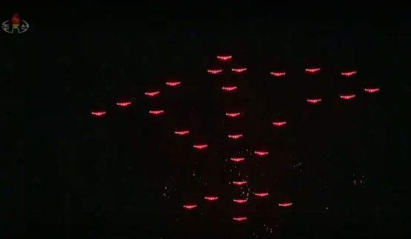 朝鲜凌晨大阅兵 外媒纳闷：为啥非要在夜里？