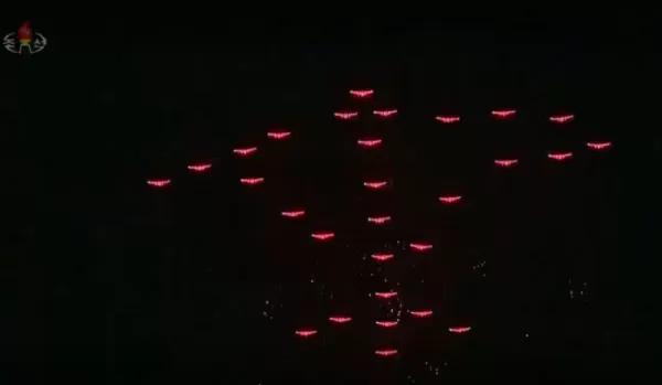 朝鲜凌晨大阅兵 外媒纳闷：为啥非要在夜里？