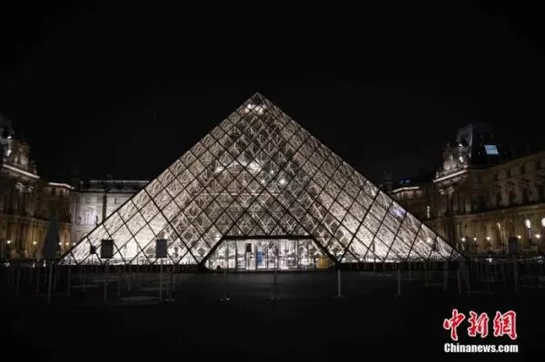 巴黎首日宵禁抗疫：“封城”情景多再现 暂别法式夜生活