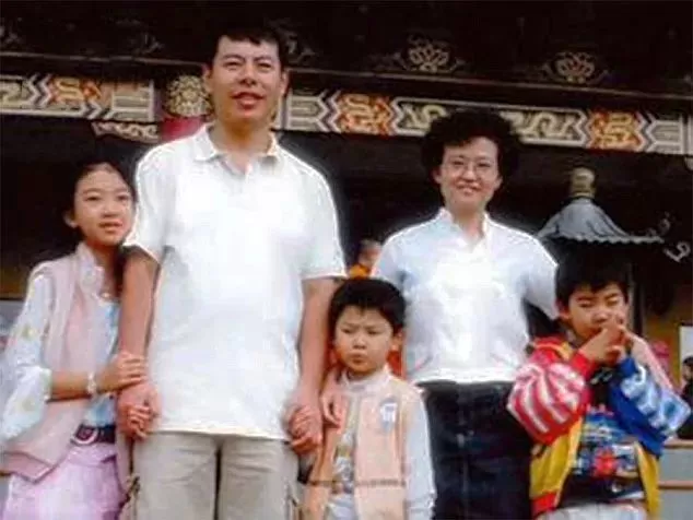 灭门惨案! 华裔一家5口被杀 唯一幸存15岁女孩遭姑父收养后性侵! 凶手竟是他!