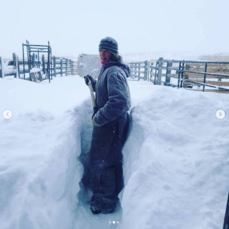 超强暴风雪席卷加拿大 一夜吞没全城 出门买菜需