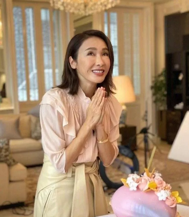 黎姿三亿豪宅内景曝光 与残障富豪老公很恩爱