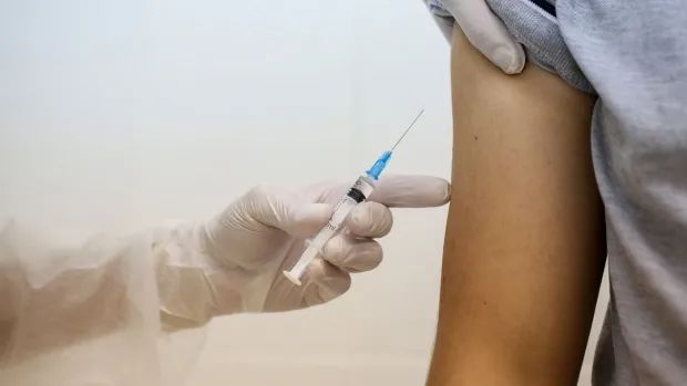 突发! 牛津疫苗宣布最高有效率90% 价格是辉瑞1/10 加拿大1月开打!