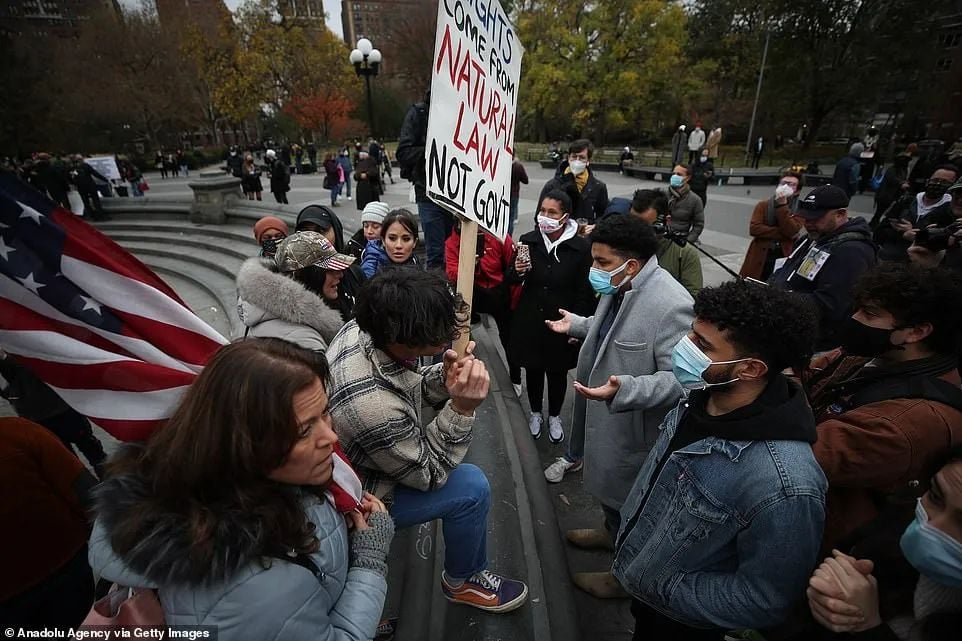 灾难! 全美爆发抗议 当街焚烧口罩 美女撅屁股打”疫苗” 白宫大办Party!