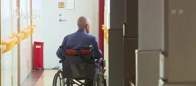 离奇！79岁阿伯花10万与女子闪婚，不久后死在另一女子家中 