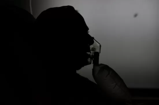 绝望! 神秘新疾病爆发 感染者癫痫呕吐昏厥 数百人住院 已有人死亡!