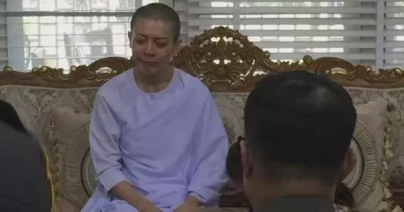 70岁泰王在5个老婆20个情人之间横跳 他有多快乐？