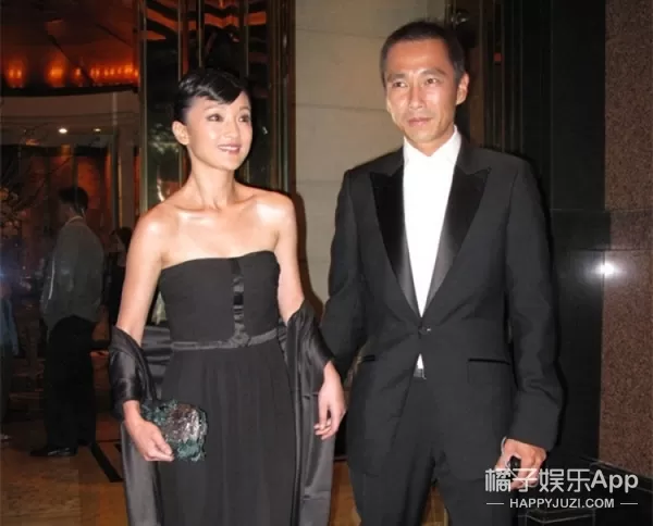 46岁周迅三字官宣离婚，3年前实锤再被扒，分开其实早有预兆