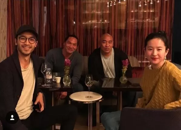 33岁刘亦菲近照，脸胖脖子粗发福明显，仙女气质不再？