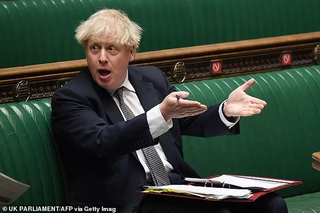 英国首相7个月小儿子，与老爹发型一致；首相曾被问是否跟猫打架