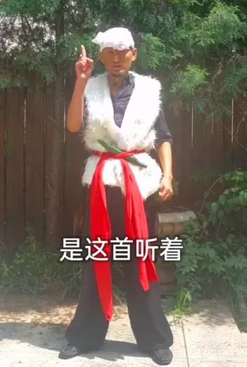 51岁阿宝被曝近况凄惨，家中内景显寒酸，碗盆霉菌油渍脏乱不堪