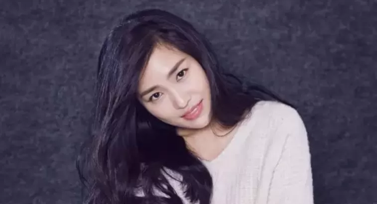 张艺谋37岁女儿近照曝光，曾被外籍老公出轨家暴，二婚嫁总裁