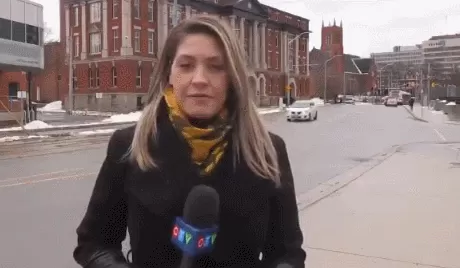 强忍眼泪！加拿大CTV女记者直播时被性骚扰！