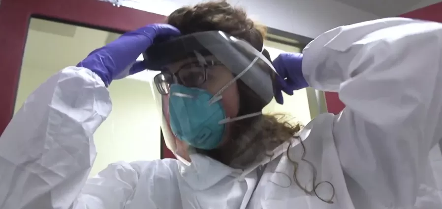 警惕! 新毒株穿透力加强 专家提醒加拿大人: 口罩该换N95了 最好戴两个! 新闻 第14张