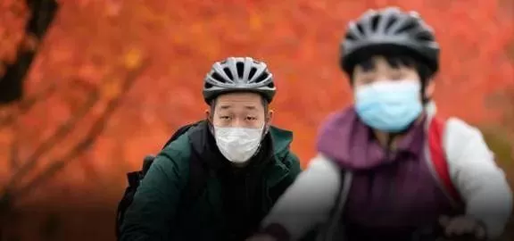 警惕! 新毒株穿透力加强 专家提醒加拿大人: 口罩该换N95了 最好戴两个! 新闻 第2张