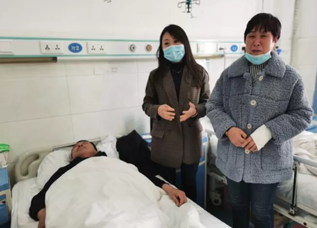女子在开封一景区游玩遭工作人员调戏，随行4名家人被殴打2人住院