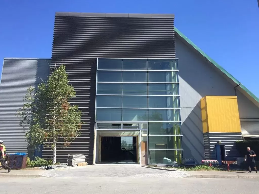 刚刚! 巨星李敏镐落地YVR 即将入住列治文酒店 驻扎温哥华拍移民大戏!