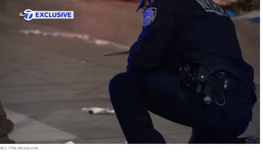 恐怖! 华裔男子当街遭人疯狂捅刀 浑身是血! 歹徒: 就是看他不顺眼! 新闻 第9张
