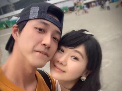 福原爱与男子约会细节曝光 女方亲昵喂男方冰淇淋