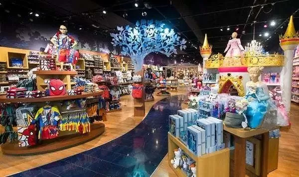 哭! 迪士尼关闭60家北美门店! 这些华人喜爱的品牌全都撑不住了！ 新闻 第6张