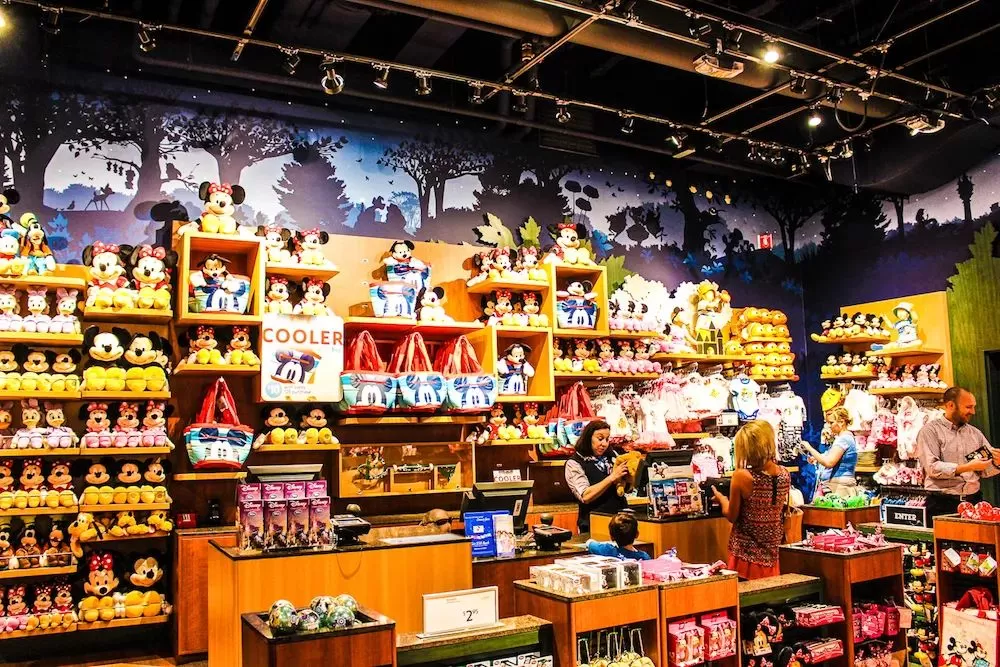 哭! 迪士尼关闭60家北美门店! 这些华人喜爱的品牌全都撑不住了！ 新闻 第5张