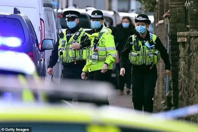 惊恐! 中餐馆突发“刺杀事件” 16岁少女遇袭身亡 现场到处都是血! 社会 第11张