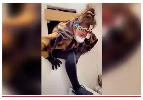 恐怖! 家里莫名阴风阵阵 妹子扒开镜子后吓呆 里面竟藏着一套房! 太诡异了 生活 第10张
