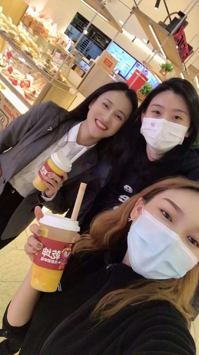 好甜！网友偶遇奚梦瑶何猷君约会 两人重回求婚地
