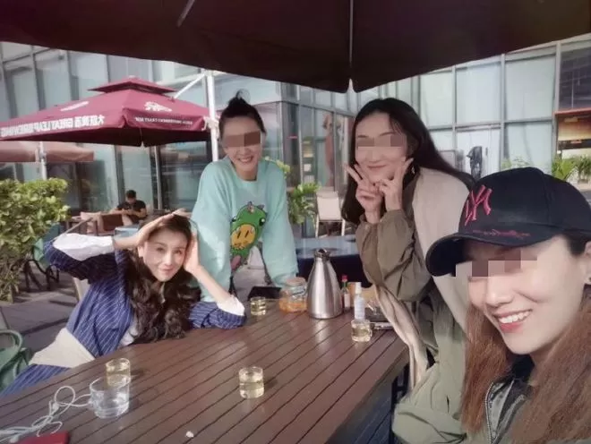 曾惊艳韩圈的孙菲菲如今脸僵下巴尖 疑被打至毁容