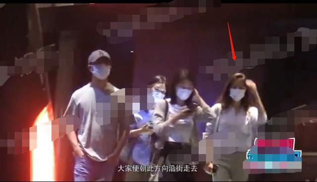 不是女友！黄轩承认搂美女：剧组聚餐 都是好友