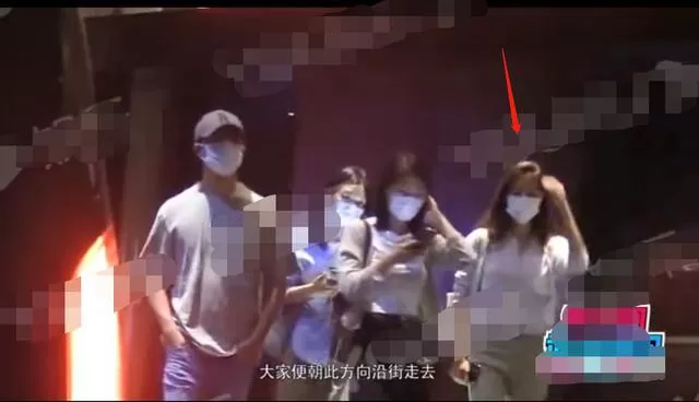 不是女友！黄轩承认搂美女：剧组聚餐 都是好友