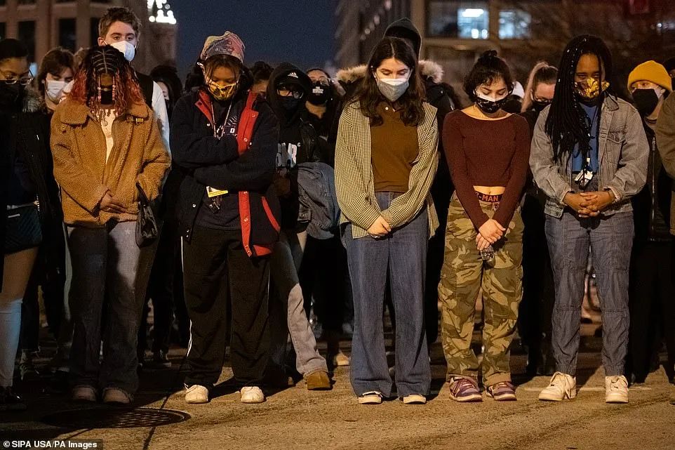 突发! 亚裔怒火燎原 多地爆发抗议! 拜登下令全国降半旗 推特热搜已炸!