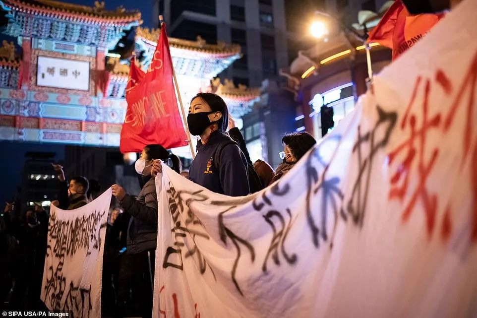 突发! 亚裔怒火燎原 多地爆发抗议! 拜登下令全国降半旗 推特热搜已炸!