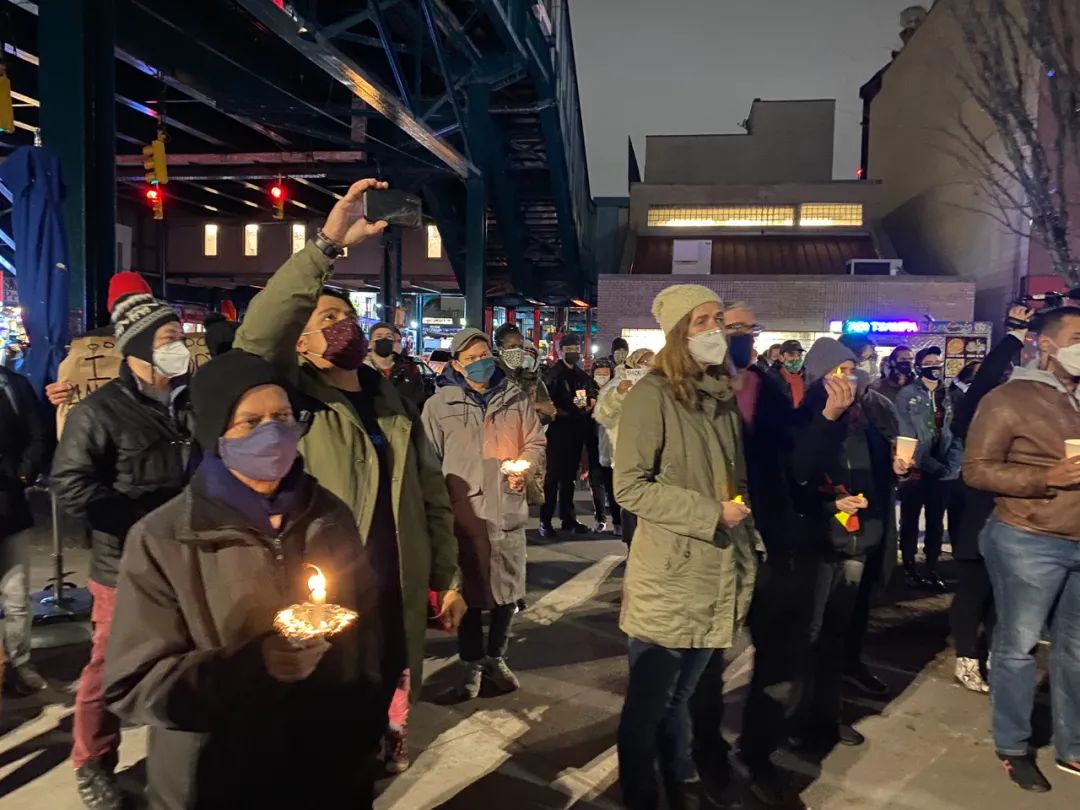 突发! 亚裔怒火燎原 多地爆发抗议! 拜登下令全国降半旗 推特热搜已炸!