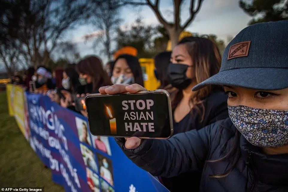 突发! 亚裔怒火燎原 多地爆发抗议! 拜登下令全国降半旗 推特热搜已炸!