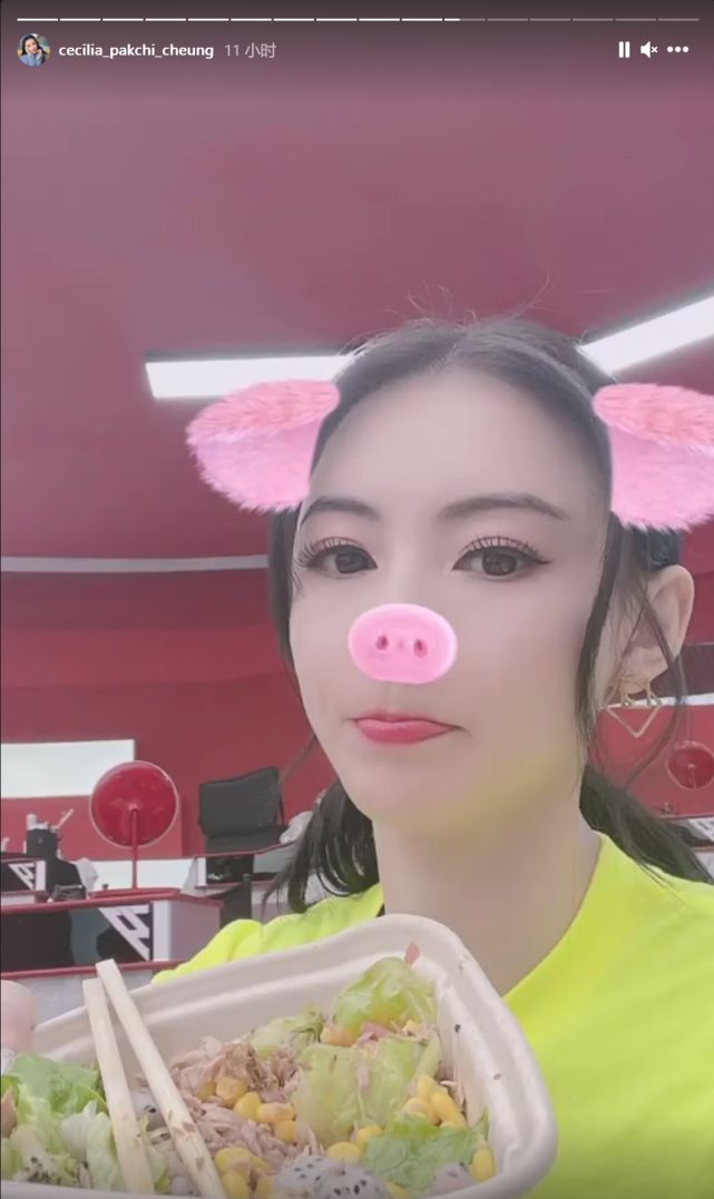 张柏芝否认怀第四胎 回应凸肚:裤中有裤 裤头好大