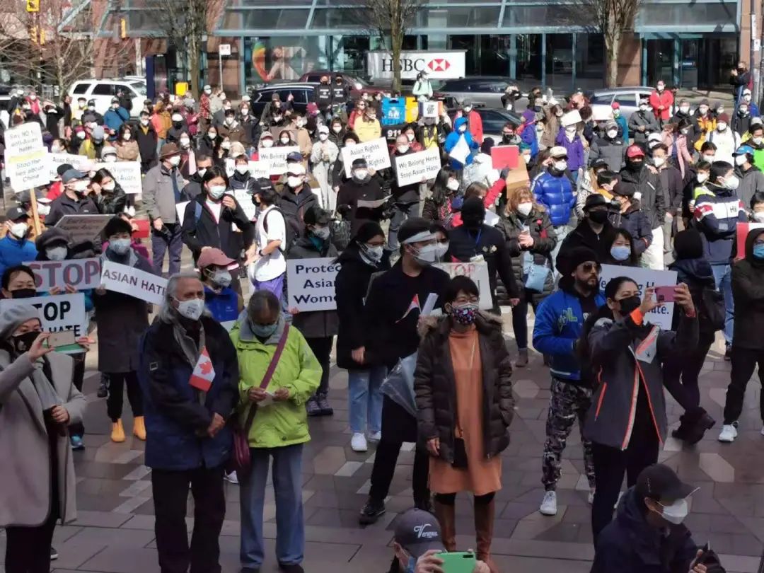 多图实拍! 加拿大爆亚裔反歧视游行! 千人挤爆温哥华市中心 喊出多少愤怒和心酸!