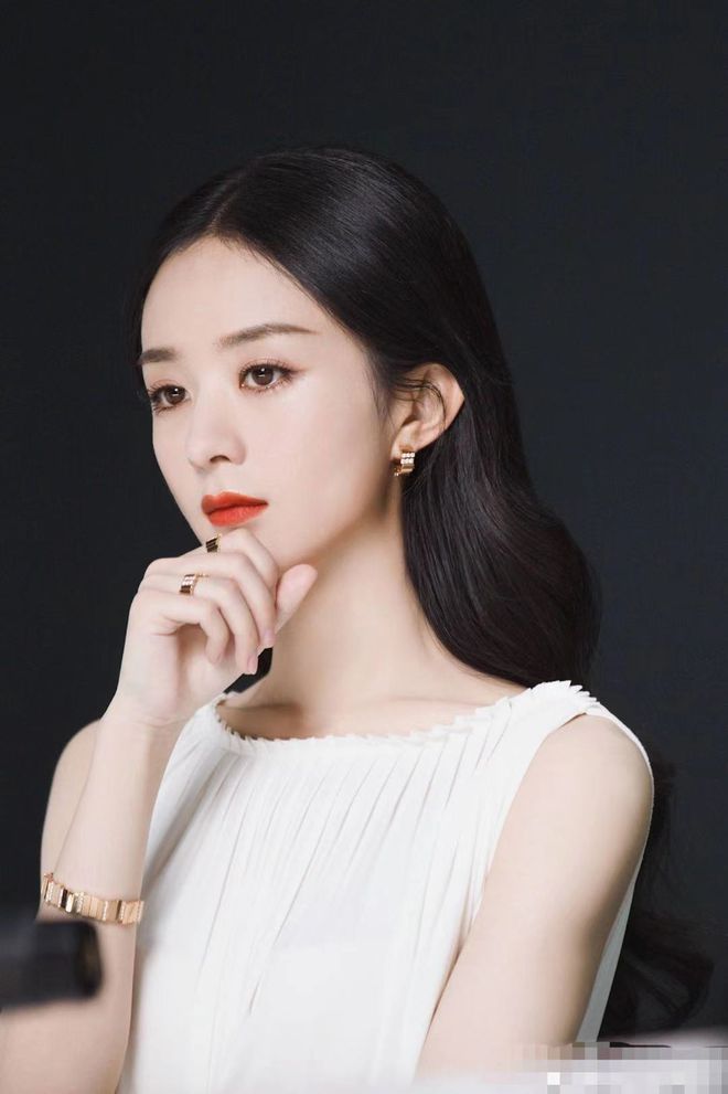 秀恩爱！冯绍峰与赵丽颖戴情侣戒指力破离婚传闻