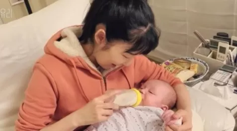 日籍在韩艺人未婚生子上节目，韩网友要求立刻下车