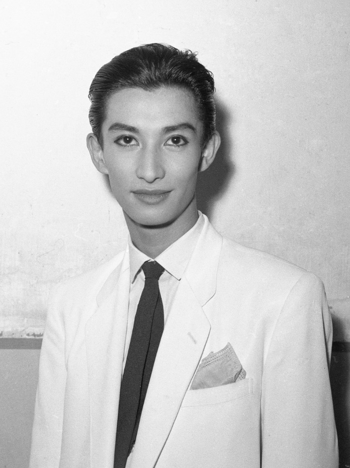 美轮明宏男装<br>